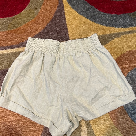 NWOT Reformation Mila Linen Shorts High Waisted Pull On Beige Neutral Tan Medium - Picture 3 of 6